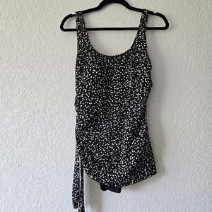 Croft & Barrow Mens Black White Polka Dot Ruched Side One Piece Swimsuit Size 14